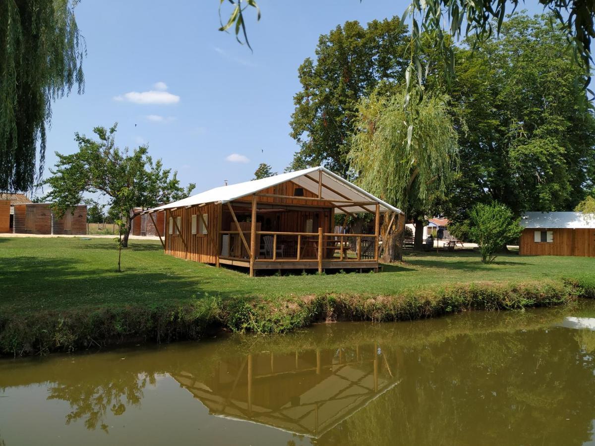 Fongrave Domaine Ramonjavel, Glamping & Alpaca'S Bed & Breakfast エクステリア 写真