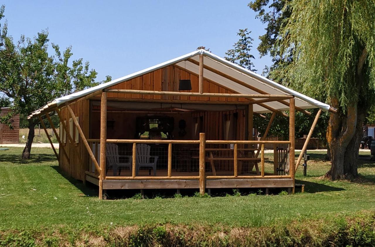 Fongrave Domaine Ramonjavel, Glamping & Alpaca'S Bed & Breakfast エクステリア 写真
