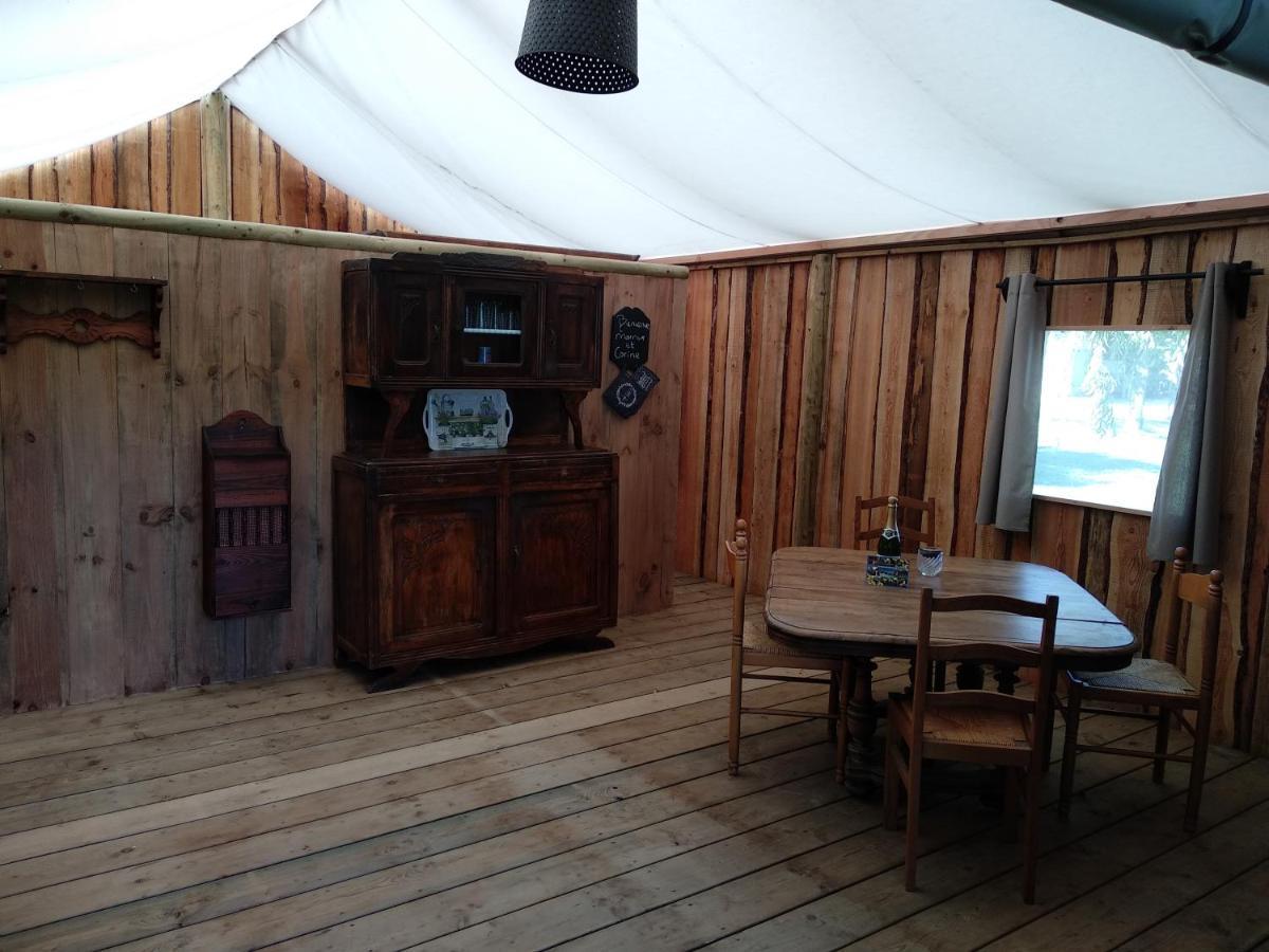 Fongrave Domaine Ramonjavel, Glamping & Alpaca'S Bed & Breakfast エクステリア 写真