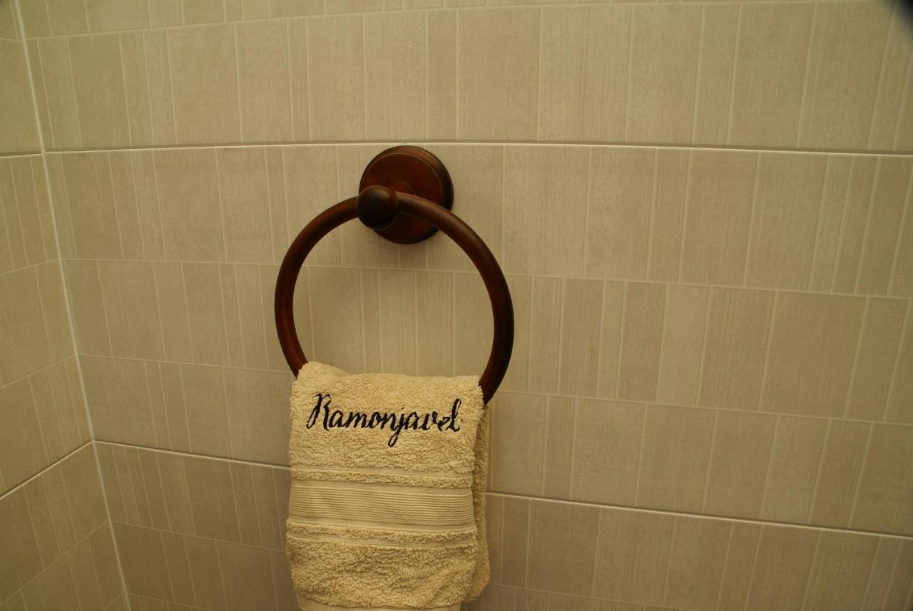 Fongrave Domaine Ramonjavel, Glamping & Alpaca'S Bed & Breakfast エクステリア 写真